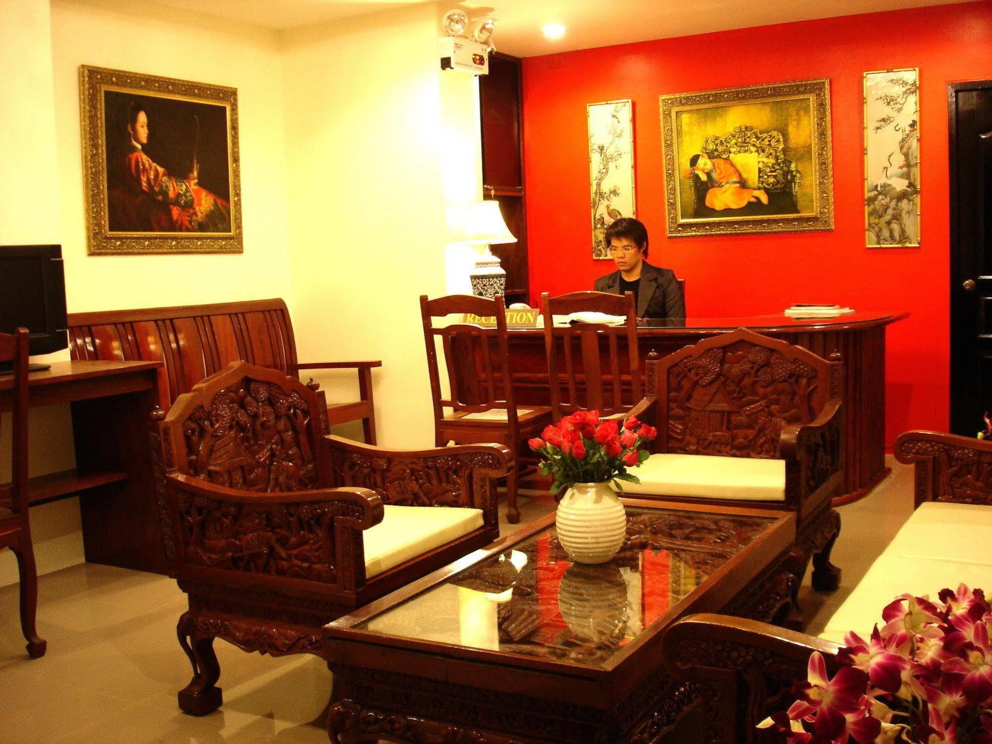The Bang Khun Phrom Suites Bangkok Exterior photo